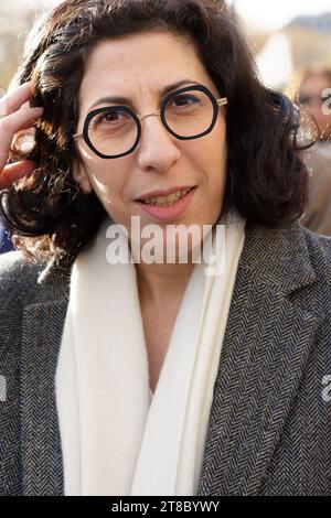 De nombreuses personnalités défilent à Paris pour la paix au moyen Orient. Une marche silencieuse organisée par le collectif "une autre voix" Foto Stock