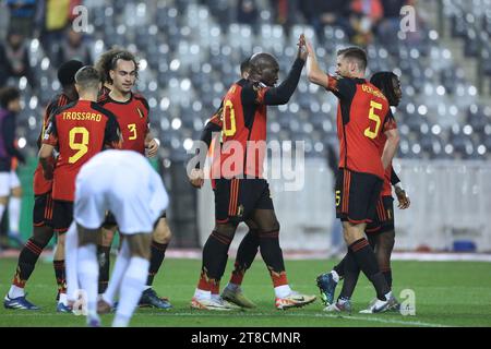 Bruxelles, Belgio. 19 novembre 2023. I giocatori belgi festeggiano dopo aver segnato punti durante la partita di qualificazione al gruppo F di UEFA EURO 2024 tra Belgio e Azerbaigian a Bruxelles, in Belgio, il 19 novembre 2023. Crediti: Zhao Dingzhe/Xinhua/Alamy Live News Foto Stock