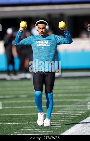 Charlotte, NC USA: Il quarterback dei Carolina Panthers Bryce Young (9) durante il riscaldamento pre-partita prima di una gara della NFL contro i Dallas Cowboys alla Bank of Ame Foto Stock