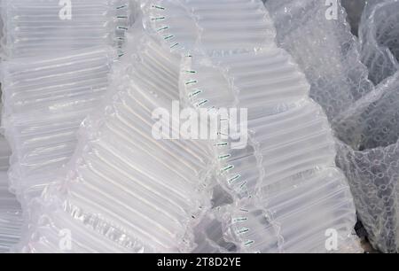 imballaggio d'aria traslucido in plastica, protezione delle merci Foto Stock