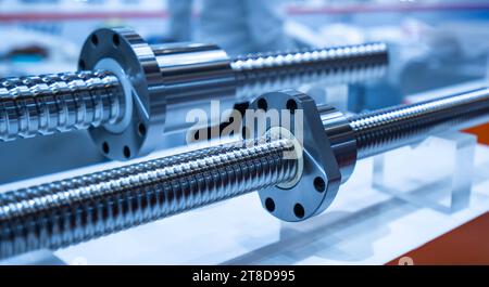 Asta in acciaio con filettatura a vite e metallo rotondo per applicazioni industriali Foto Stock