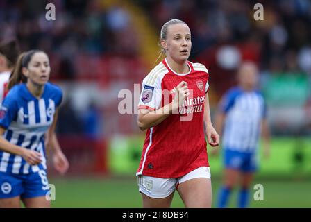 Crawley, Regno Unito. 19 novembre 2023. Beth Mead dell'Arsenal durante il Barclays Women's Super League match tra Brighton e Hove Albion e Arsenal al Broadfield Stadium di Crawley. Crediti: James Boardman/Alamy Live News Foto Stock