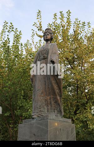 Statua della Regina Maria (1875-1938, moglie di Ferdinando i), Bulevardul Libertății, Centro Civico, Centro storico, Bucarest, Romania, Europa Foto Stock