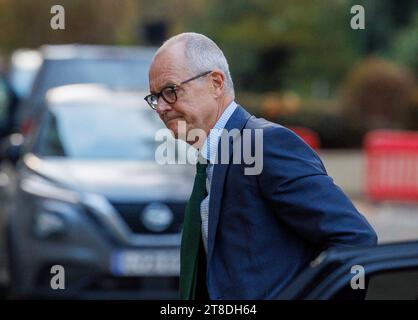 Londra, Regno Unito. 20 novembre 2023. Sir Patrick Vallance, consigliere scientifico capo del governo, arriva per testimoniare all'inchiesta Covid-19. Fu consigliere principale durante la pandemia quando Boris Johnson era primo ministro. Ha consegnato il suo diario come prova. Credito: Karl Black/Alamy Live News Foto Stock