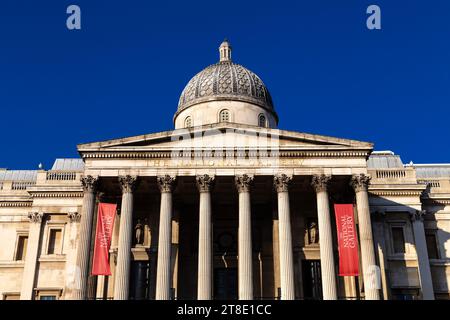 Esterno della National Gallery in Trafalgar Square, London, Regno Unito Foto Stock