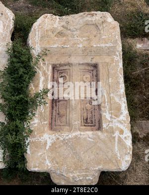 Rovine antiche della città di Aizanoi. Tempio di Zeus, Kutahya - Turchia Foto Stock