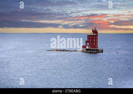 Vecchio faro di legno Kjeungskjaer situato a Oerland, Norvegia Foto Stock