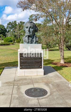 Baton Rouge, USA - 24 ottobre 2023: Statua del generale George Washington al Lousiana Veterans Memorial Park. Foto Stock