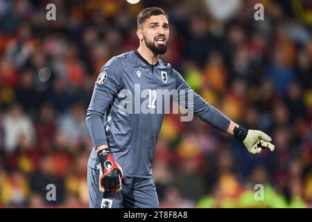 Giorgi Mamardashvili della Georgia in azione durante la partita di qualificazione a Euro 2024 tra Spagna e Georgia, gruppo A, data 10, giocata a Jose Zoril Foto Stock