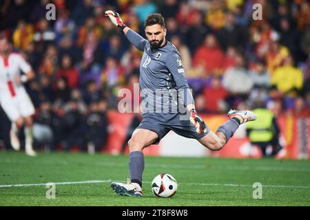 Giorgi Mamardashvili della Georgia in azione durante la partita di qualificazione a Euro 2024 tra Spagna e Georgia, gruppo A, data 10, giocata a Jose Zoril Foto Stock