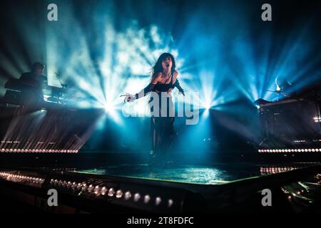 Oslo, Norvegia. 19 novembre 2023. La cantante svedese Loreen esegue un concerto dal vivo al Rockefeller di Oslo. (Foto: Gonzales Photo/Alamy Live News Foto Stock