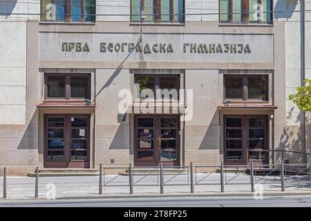 Belgrado, Serbia - 13 agosto 2023: Ingresso al First Belgrade Gymnasium Secondary Education School in via cara Dusana nella capitale. Foto Stock