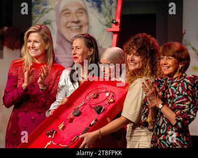 Rotterdam, Niederlande. 20 novembre 2023. Regina Maxima dei Paesi Bassi al Theater Zuidplein di Rotterdam, 20-11-2023 foto: Albert Nieboer Credit: dpa/Alamy Live News Foto Stock