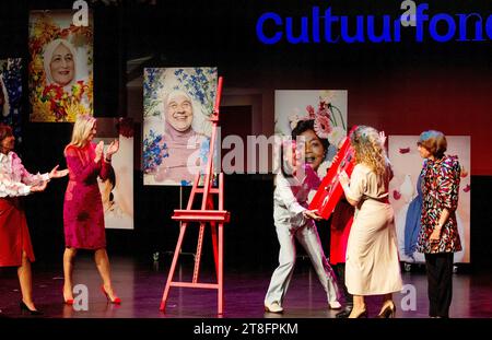 Rotterdam, Niederlande. 20 novembre 2023. Regina Maxima dei Paesi Bassi al Theater Zuidplein di Rotterdam, 20-11-2023 foto: Albert Nieboer Credit: dpa/Alamy Live News Foto Stock