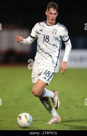 Serravalle, Italia. 16 novembre 2023. Pio Esposito durante la partita di qualificazione al campionato europeo Under-21 allo Stadio San Marino di Serravalle. Il credito fotografico dovrebbe leggere: Jonathan Moscrop/Sportimage Credit: Sportimage Ltd/Alamy Live News Foto Stock