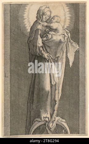 Anonimo (data sconosciuta), olandese, artista: In Lucas Hugensz. Van Leyden (1488, 1499 o 1494 - 1533), copia dopo, Virgin with Child on Crescent Moon, realizzato dopo il 1518, incisione su copperplate, dimensioni foglio: 12,1 x 7,7 cm, inciso al centro a sinistra Foto Stock