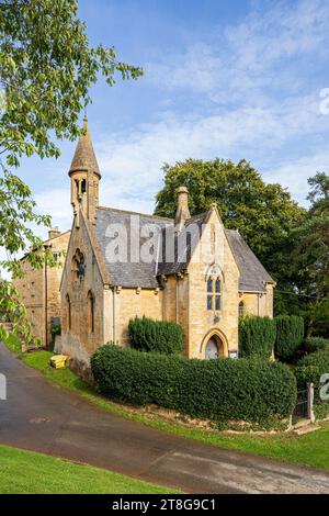 St Michaels & All Angels Church (costruita nel 1868) nel villaggio Cotswold di Broad Campden, Gloucestershire, Inghilterra Regno Unito Foto Stock