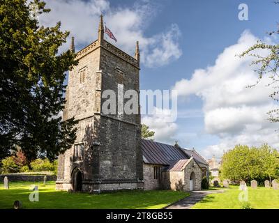 La tradizionale chiesa parrocchiale di St Margaret a Hinton Blewett, Somerset. Foto Stock