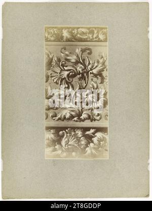 Collezione fotografica di motivi ornamentali. Disegno industriale di Javet, fotografo, circa 1880, IV quarto del XIX secolo, fotografia, stampa in albume, dimensioni - montaggio:, altezza: 35,8 cm, larghezza: 27,1 cm, dimensioni - lavoro: altezza: 24,6 cm, larghezza: 11,8 cm Foto Stock