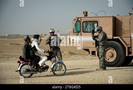 USAF Firefighters a FOB Apache. Foto Stock