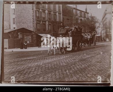 Carrozza trainata da cavalli, Parigi, fotografo amatoriale, XIX-XX secolo, Fotografia, arti grafiche, fotografia, stampa sviluppata in cloruro d'argento con gelatina, dimensioni - immagine:, altezza: 4,1 cm, larghezza: 5,7 cm, dimensioni - margine:, altezza: 4,4 cm, larghezza: 5,9 cm Foto Stock