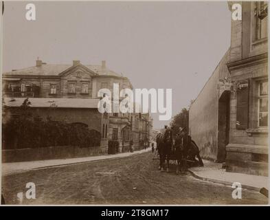 Carrozza trainata da cavalli in una strada, Parigi, fotografo amatoriale, XIX-XX secolo, fotografia, arti grafiche, Fotografia, Aristotipo, dimensioni dell'opera: altezza: 7,3 cm, larghezza: 9,5 cm Foto Stock