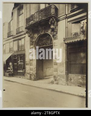 Hôtel de Chenizot, tintoria sull'Ile Saint Louis. 51, rue Saint Louis en l'Ile, 4° arrondissement, Parigi, Atget, Eugène (Jean Eugène Auguste Atget), fotografo, Fotografia, arti grafiche, stampa albumen, dimensioni - lavoro: altezza: 21,8 cm, larghezza: 17,4 cm Foto Stock