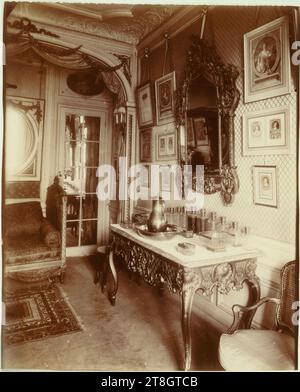 Parisian Interiors, Interior of Mademoiselle Cécile Sorel membro della Comédie-Francais, 99 avenue des Champs-Elysées, 8th arrondissement, Paris, Atget, Eugène (Jean Eugène Auguste Atget), Photographer, Photography, Graphic Arts, albumen print, dimensioni - lavoro: altezza: 22,1 cm, larghezza: 18,4 cm Foto Stock