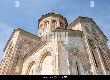 Tempio di S.. Nina nel monastero di Bodbe. Complesso monastico ortodosso georgiano. Luoghi di pellegrinaggio in Georgia. Destinazione di viaggio. Foto di alta qualità Foto Stock