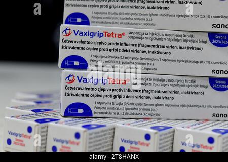 Zagabria, Croazia. 20 novembre 2023. La foto scattata il 20 novembre 2023 mostra il vaccino Vaxigrip Tetra contro l'influenza, a Zagabria, in Croazia, il 20 novembre 2023. Foto: Sandra Simunovic/PIXSELL credito: Pixsell/Alamy Live News Foto Stock