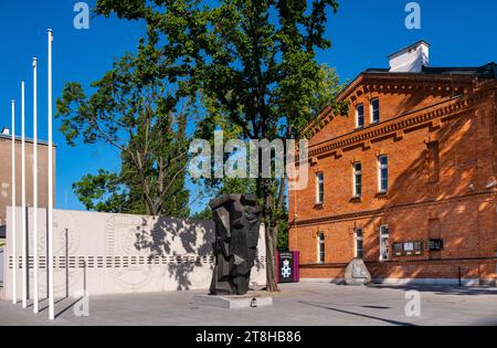 Varsavia, Polonia - 22 giugno 2021: Memoriale dei soldati caduti nelle missioni e operazioni militari straniere di Maciej Aleksandowicz in via Pulawska Foto Stock