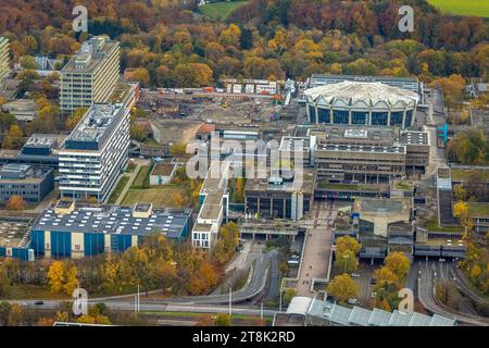 Luftbild, Gebäudekomplex der RUB Ruhr-Universität Bochum, Baustelle Ersatzneubau NA, muschelartige form rundes Gebäude Audimax Hörsaal, Mensa Gebäude, Querenburg, Bochum, Ruhrgebiet, Nordrhein-Westfalen, Deutschland ACHTUNGxMINDESTHONORARx60xEURO *** Vista aerea, complesso edilizio della RUB Ruhr University Bochum, sostituzione del cantiere nuovo edificio NA, edificio rotondo a forma di conchiglia sala conferenze Audimax, edificio mensa, Querenburg, Bochum, zona della Ruhr, Renania settentrionale-Vestfalia, Germania ATTENTIONxMINDESTHONORARx60xEURO credito: Imago/Alamy Live News Foto Stock