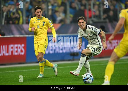 Leverkusen, Germania. 20 novembre 2023. Georgiy Sudakov (Ucraina)Nicolo Zaniolo (Italia) durante la partita UEFA 'European Qualifier 2023-2024' tra Ucraina 0-0 Italia allo Stadio BayArena il 20 novembre 2023 a Leverkusen, Germania. Credito: Maurizio Borsari/AFLO/Alamy Live News crediti: Aflo Co.. Ltd./Alamy Live News Foto Stock