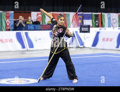 Fort Worth, Stati Uniti. 20 novembre 2023. L'argentina Melina Fiorella Arevalo gareggia nel Qiangshu femminile al 16° Campionato del mondo Wushu a Fort Worth, Texas, negli Stati Uniti, il 20 novembre 2023. Crediti: Dan Tian/Xinhua/Alamy Live News Foto Stock