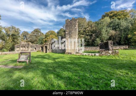 La Wycoller Hall abbandonata e deserta vicino a Trawden, nel Lancashire Foto Stock