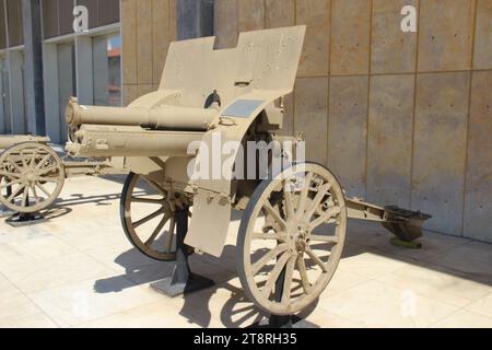 Hellenic War Museum Schneider 75mm Mountain Gun, Francia, Athens War Museum, Atene, Grecia Foto Stock