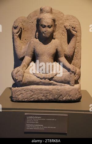 Arte di Lopburi (stile Khmer): Bodhisattva Avalokitesvara, XIII secolo circa, Museo Nazionale della Thailandia, Bangkok Foto Stock