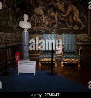 Stoccolma, Stoccolma, Svezia. 29 settembre 2021. Un busto del re svedese Oscar i, che regnò dal 1844 fino alla sua morte nel 1859, al Palazzo reale svedese di Stoccolma. Era il figlio del primo dei re Bernadotte di Svezia, Carlo XIV Johan. È ricordato per il suo dissapprovazione di ciò che vedeva come la regola dispotica di suo padre. Se questo fosse buono o cattivo è aperto al dibattito in considerazione del ruolo trasformativo di suo padre che sollevava la Svezia dal fallimento come risultato di generazioni di cattiva gestione reale e la estrometteva da una guerra quasi perpetua. (Immagine di credito: © Robert Holmqvist/ZUMA Press Wir Foto Stock