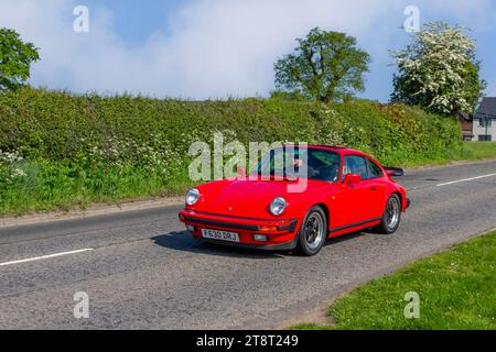 Porsche Coupe Sport anni '1988 80; motori classici restaurati, collezionisti di automobili, appassionati di motori e auto storiche che viaggiano nel Cheshire, Regno Unito Foto Stock