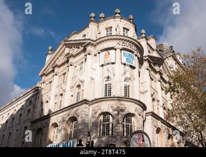 Mamma mia, musical di successo degli ABBA al Novello Theatre, Londra, WC2, Inghilterra, Regno Unito Foto Stock