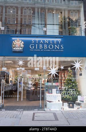 L'ingresso a Stanley Gibbons, The Strand, Londra, WC2, Regno Unito Foto Stock