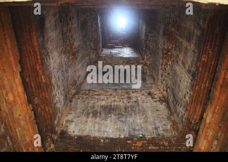 Baksei Chamkrong, tempio Khmer, antica zona di Angkor, Cambogia. Reign of Harshavarman, restaurato da Rajendravarman, ridedicato intorno al 948 d.C. Foto Stock