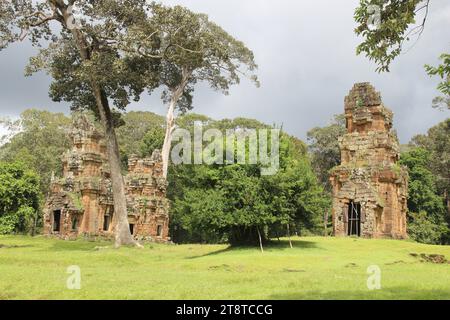 Prasat Suor Prat, Angkor Thom, antica città Khmer vicino ad Angkor Wat, Siem Reap, Cambogia. Regno di Jayavarman VII, fine XII secolo, e più tardi Foto Stock