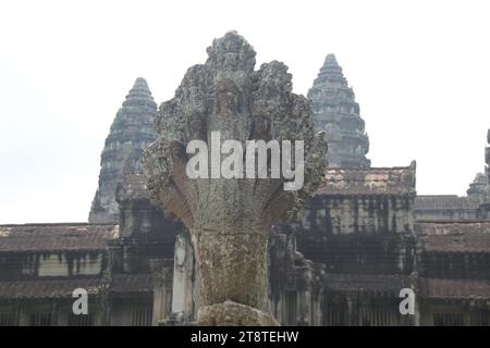 Angkor Wat, tempio Khmer, regno di Suryavarman II (1113-1150 d.C.), Siem Reap, Cambogia Foto Stock