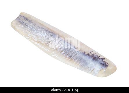 Filetto di aringa sbucciato, intero, primo piano, fonte di omega 3, isolato su sfondo bianco con tracciato di ritaglio Foto Stock