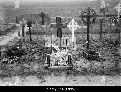 La tomba del generale di brigata Johnston ucciso nel 1917, View di fronte alla tomba del generale di brigata Francis Earl Johnston ucciso durante la prima guerra mondiale Fotografia scattata il 4 marzo 1918 Foto Stock