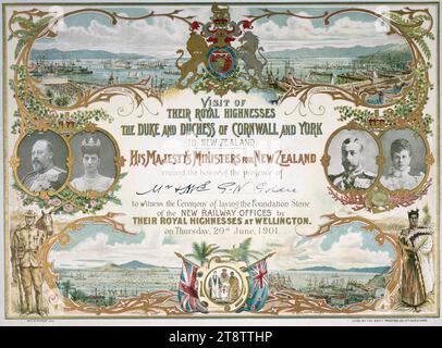 Schmidt, William Shaw Diedrich, 1870-1968: Visita delle loro altezze reali il duca e la duchessa di Cornovaglia e York in nuova Zelanda .. posa della prima pietra dei nuovi uffici ferroviari .. Wellington, nuova Zelanda... 20 giugno 1901, Invitation mostra quattro vignette (di Wellington, New Zealand Harbour, Lyttelton Harbour, Auckland, New Zealand Harbour, e Port Chalmers Harbour), ritratti delle loro Maestie e figure di un soldato europeo e di un capo Maori. Lo stemma britannico è in cima al centro Foto Stock