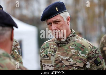 Marche EN Famenne, Belgio. 21 novembre 2023. Re Filippo - Filip del Belgio raffigurato durante una visita reale al campo militare di re Alberto nelle Marche-en-Famenne, come parte delle sue tradizionali visite di lavoro alla difesa, martedì 21 novembre 2023. Il re incontra soldati e civili in addestramento ed è informato sui vari statuti all'interno della difesa, della cooperazione reciproca e della politica del personale. BELGA PHOTO VIRGINIE LEFOUR Credit: Belga News Agency/Alamy Live News Foto Stock