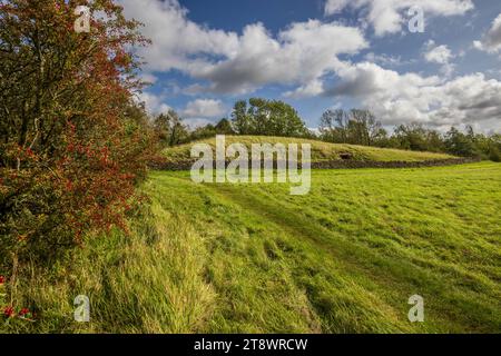 Belas Knap Neolthic Long Barrow su Cleeve Hill nel Cotswolds AONB, Gloucestershire Foto Stock