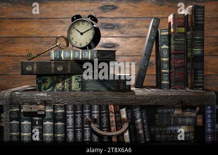 Vintage sfondo con libri antichi. Si torna a scuola concept Foto stock -  Alamy